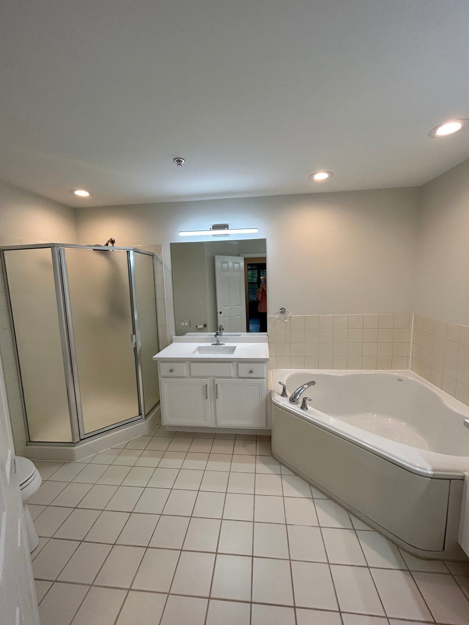 Building Photo - 2375 Chelsea Rd