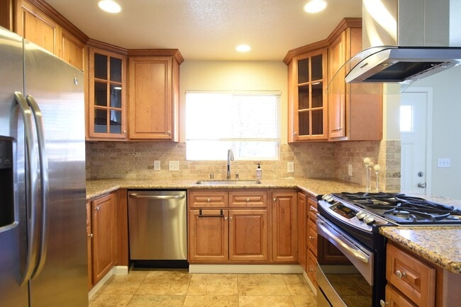 Building Photo - Remodeled and Charming 3 Bedroom 2 Bath Santa Clara Home!