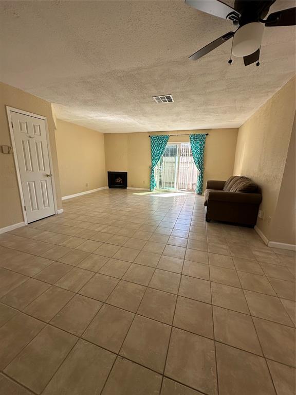 Building Photo - 8405 Wilcrest Dr