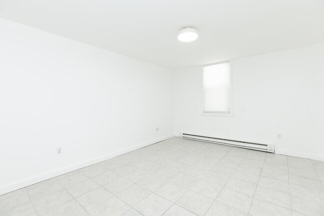 Building Photo - 121 67th St