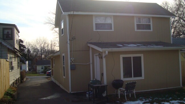 Building Photo - 18 W 80th St