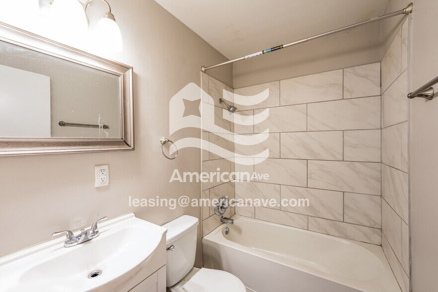 Building Photo - 1632 18th Way SW