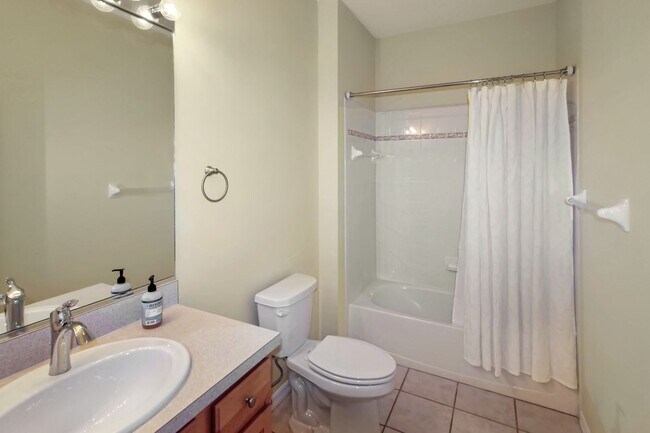 Building Photo - Pelican Pointe Annual Villa for Rent