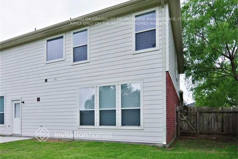 Building Photo - 24514 Kestrel View