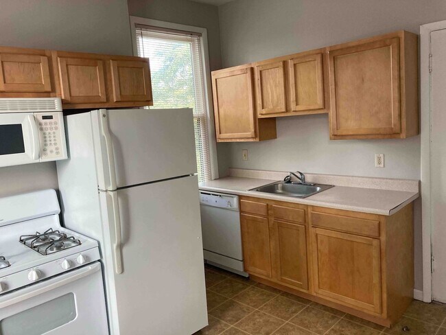 Building Photo - 3241 Jefferson Ave