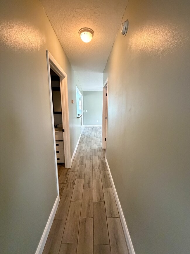 Building Photo - 102 Lake Charles Rd