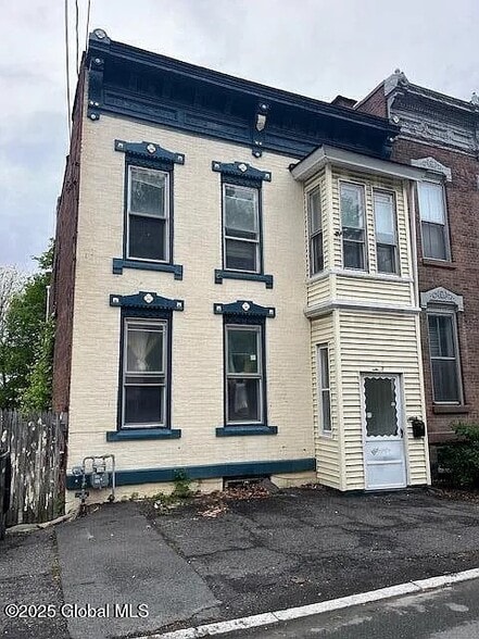 Primary Photo - 201 10th St