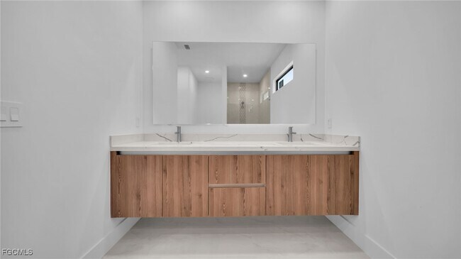 Building Photo - 1713 NW 2nd St