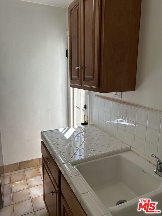 Building Photo - 1388 Edgecliffe Dr