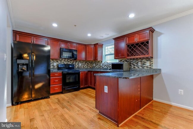 Building Photo - 9909 Millies Manor