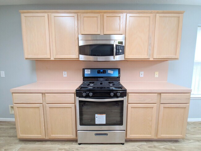 Building Photo - 4805 E Columbary Dr