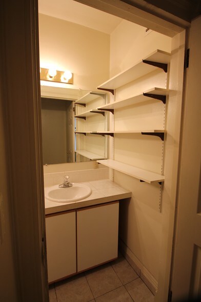 Building Photo - 811 Washtenaw Ave