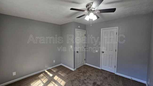 Building Photo - 4858 Glenwhite Dr