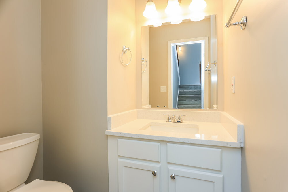 Building Photo - 8079 Clearview Cir