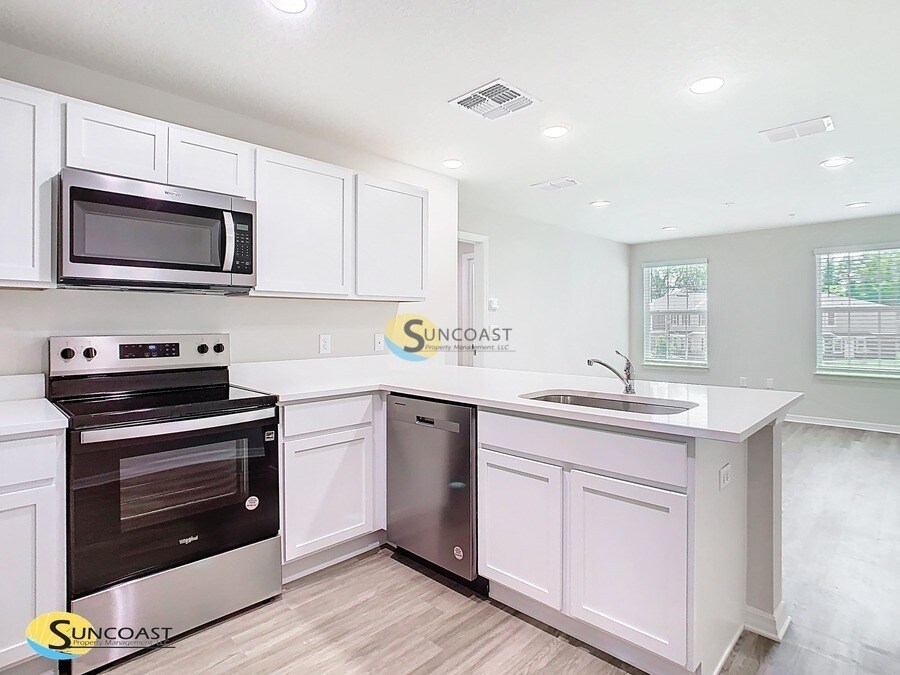 Building Photo - 3821 SW 43rd Ct