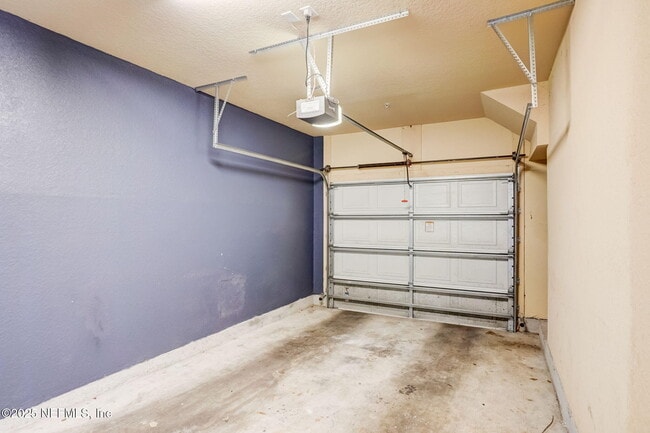 Building Photo - 8539 Gate Pkwy W