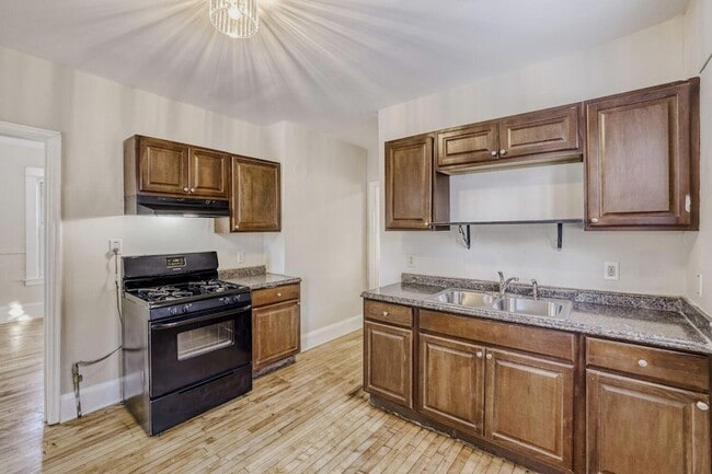 Building Photo - 2939 Russell Ave N