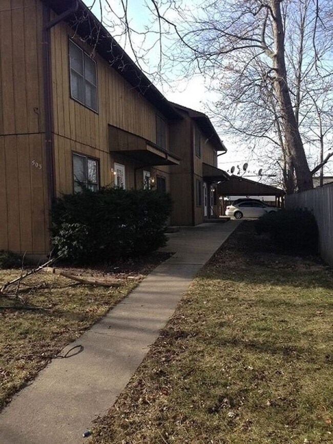 Building Photo - 503 S Urbana Ave