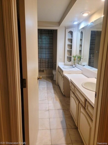 Building Photo - 5064 Far Ravine Ct