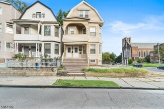 Building Photo - 156 Shepard Ave