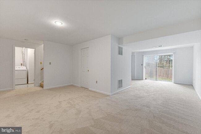 Building Photo - 918 White Pine Pl