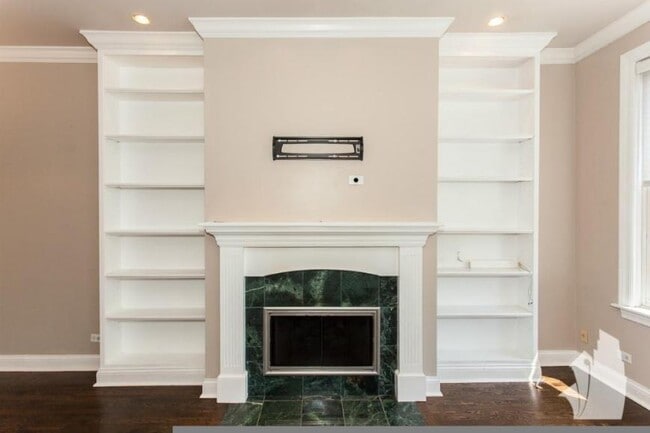 Building Photo - 2 bedroom in Chicago IL 60613