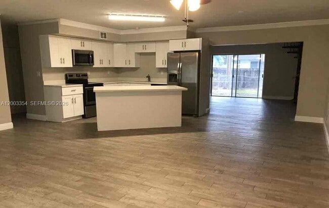 Building Photo - 4882 Pine Cone Ln