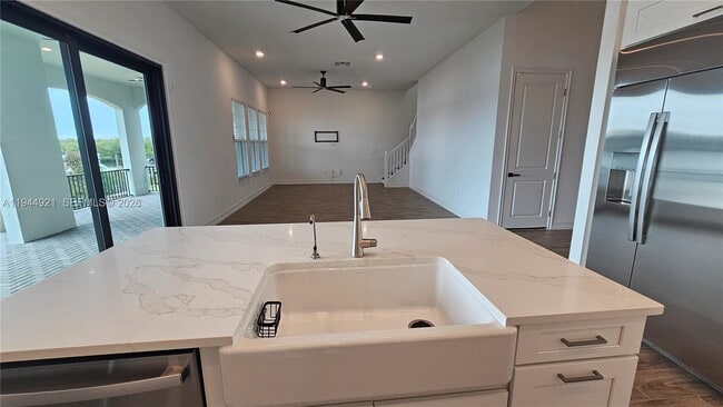 Building Photo - 1112 Seagrape Dr