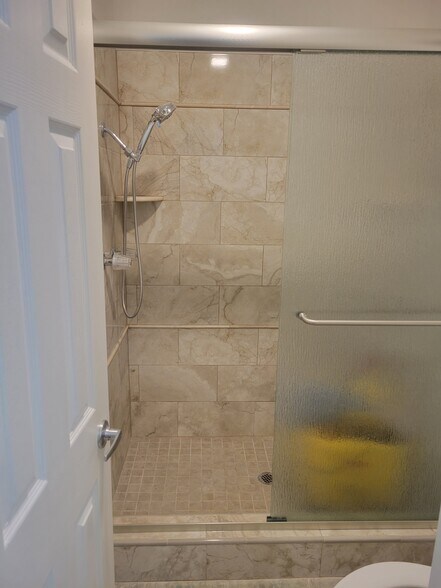 bathroom - 17446 Ludlow St