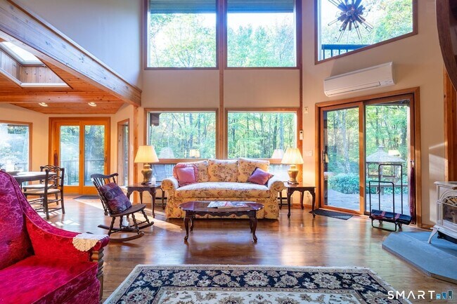 Building Photo - 278 Woodchuck Ln