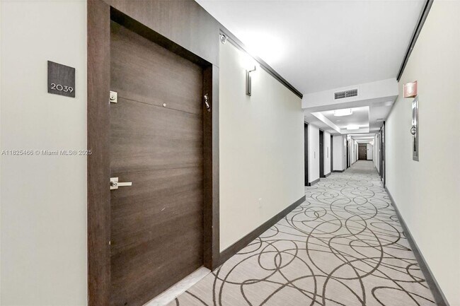 Building Photo - 20505 E Country Club Dr