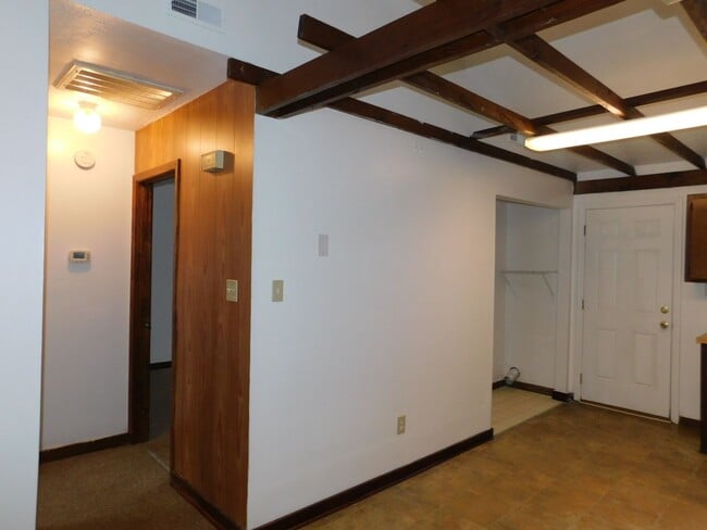 Building Photo - Duplex in Havelock close to Cherry Point