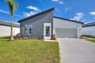 Building Photo - 326 Royal Palm Wy