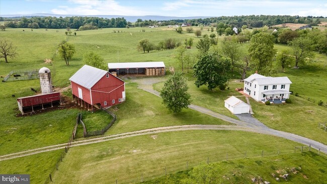 Building Photo - 5452 Middle Rd