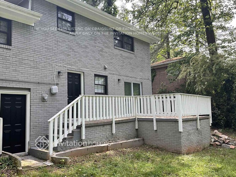 Building Photo - 2652 Williamsburg Dr