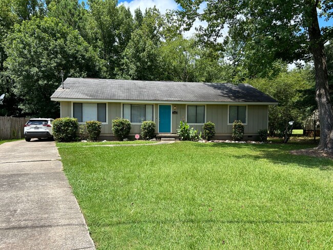 Primary Photo - 2132 Finley St SW