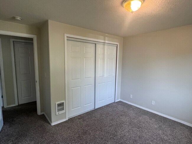 Building Photo - 1041 8th Ave