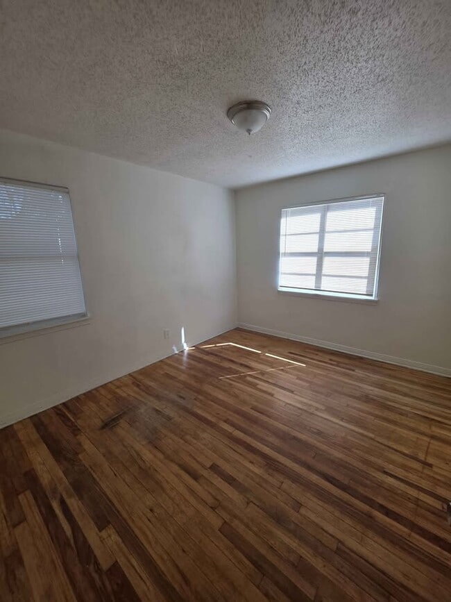 Building Photo - 2644 Canberra Ct