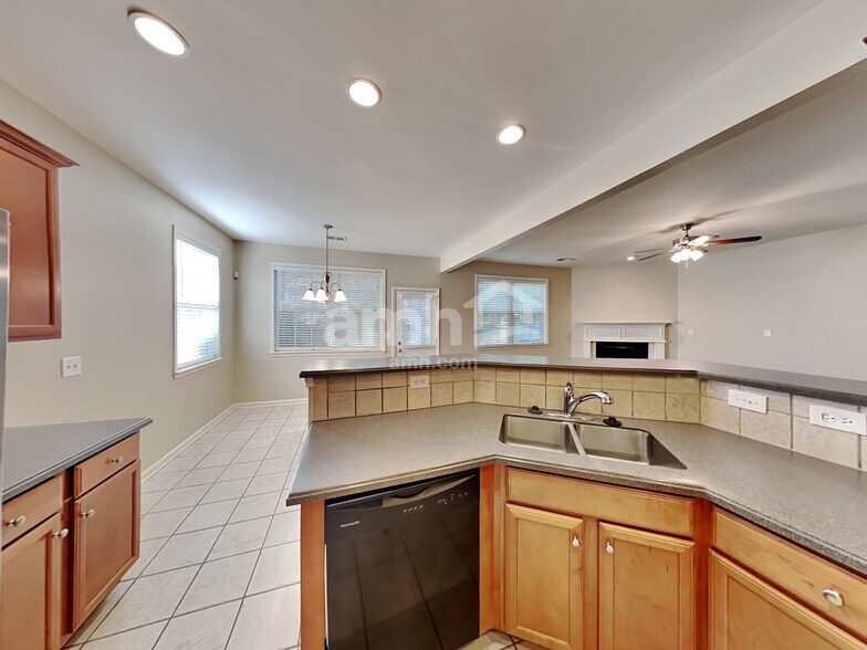 Building Photo - 183 Diamond Ridge Ave