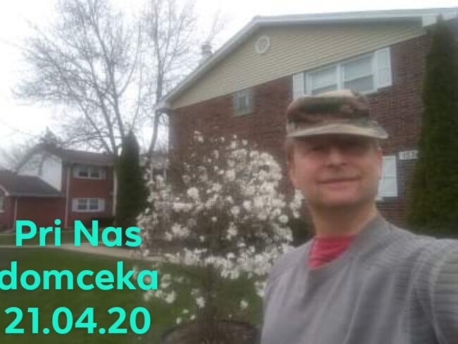 Building Photo - 15240 El Cameno Ter