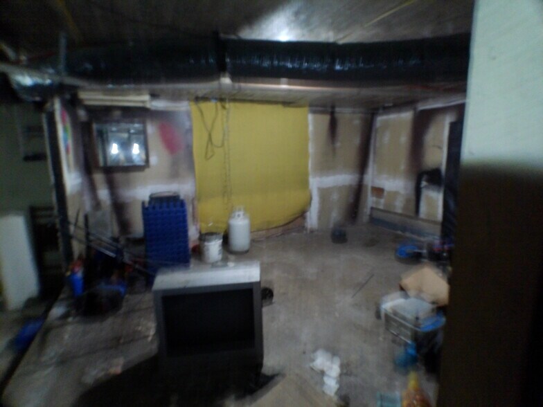 Building Photo - 1035 E Main St