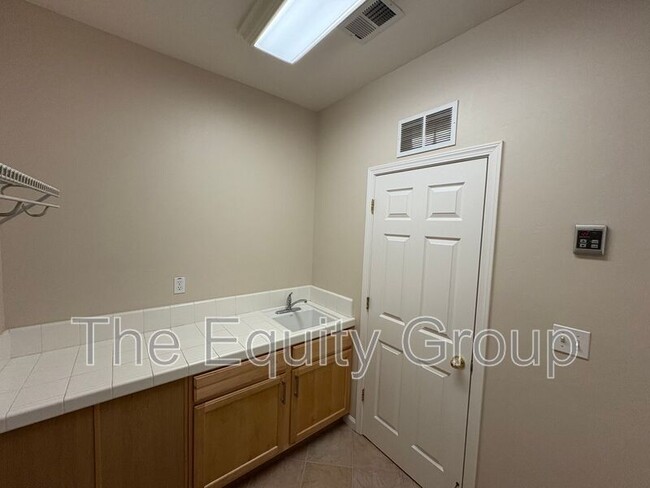Building Photo - 4911 W Elkhorn Ave