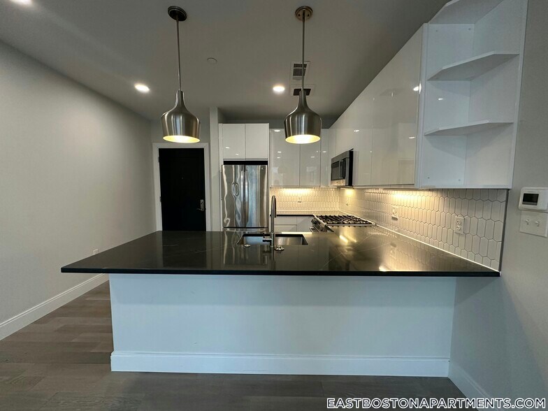 Building Photo - 152 Liverpool St