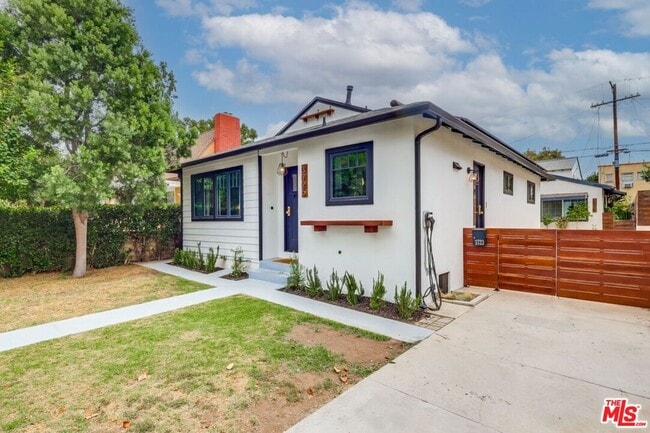 Building Photo - 3725 Edenhurst Ave