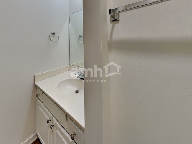 Building Photo - 105 Exeter Ct