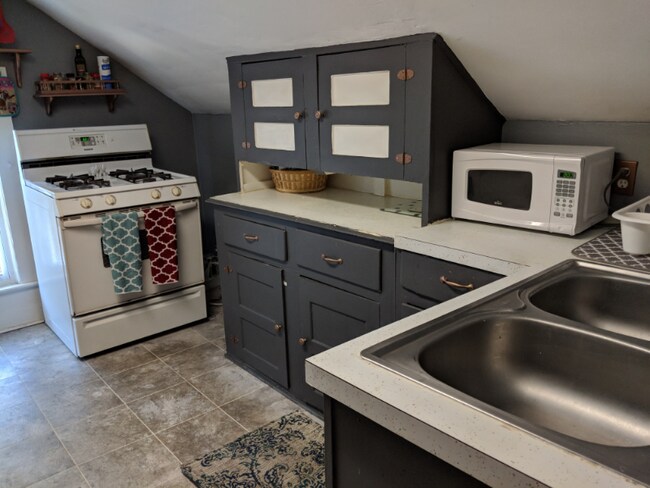 Building Photo - 57 Mayfield Ave