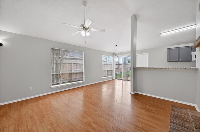 Building Photo - 5205 Beaverbrook Dr