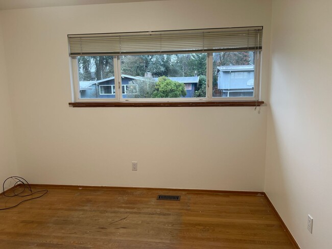 Building Photo - Spacious Home for Rent in South Seattle’s ...