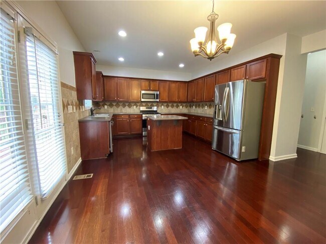 Building Photo - 6405 Knighted Ct