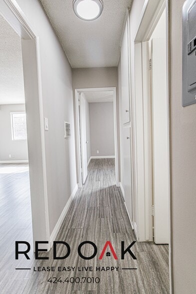 Building Photo - 12737 Moorpark St